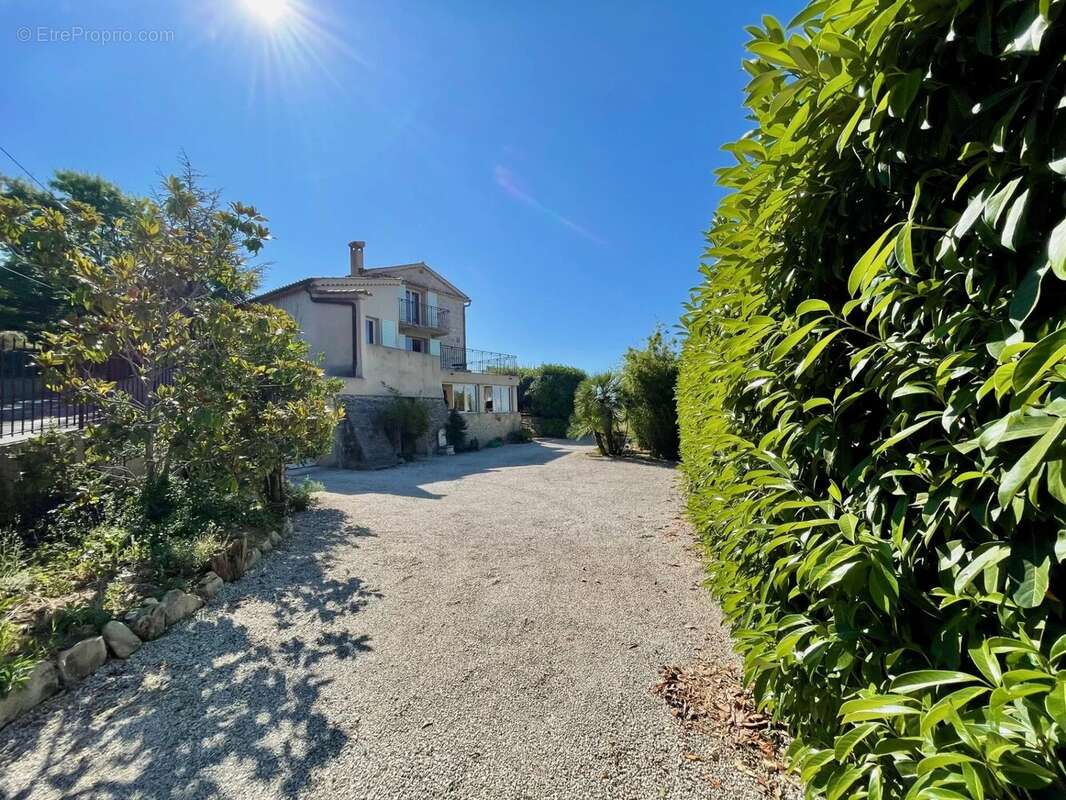 Maison à BERRE-LES-ALPES