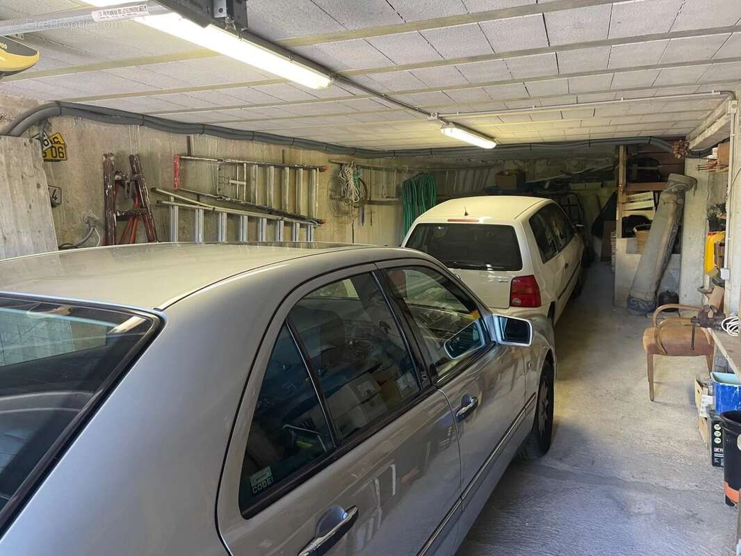 Maison à BERRE-LES-ALPES