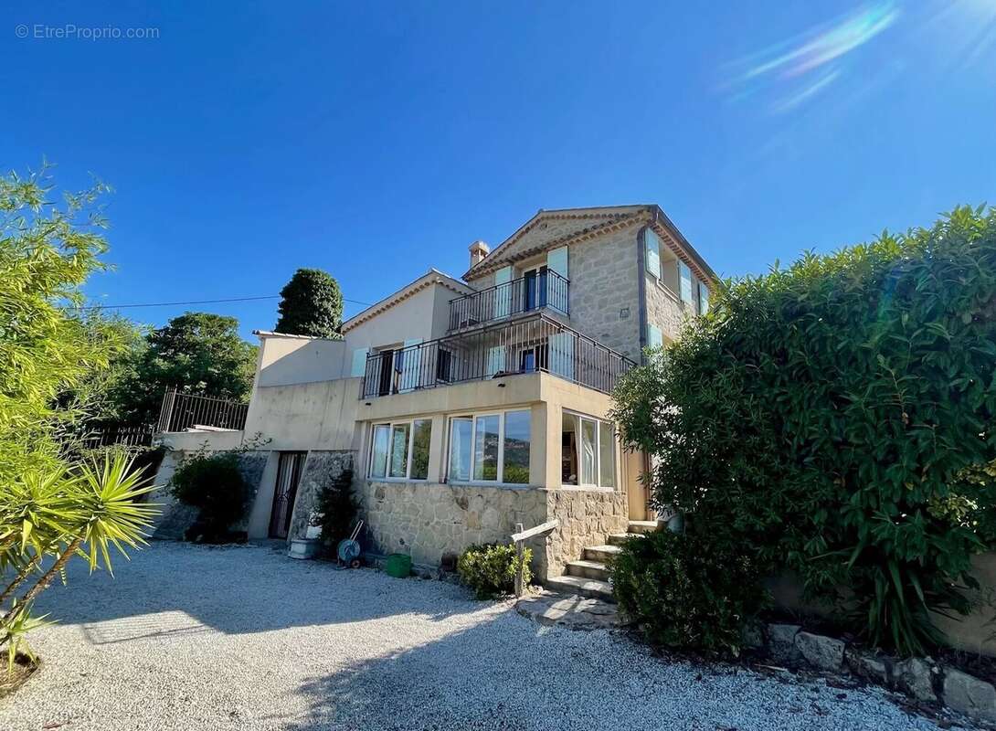 Maison à BERRE-LES-ALPES