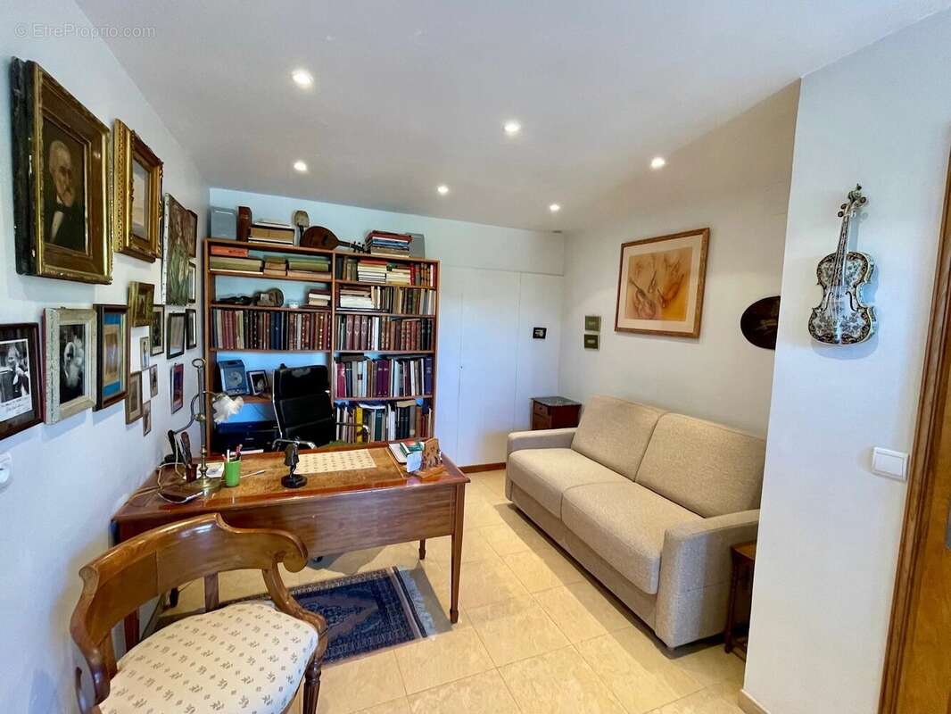 Maison à BERRE-LES-ALPES