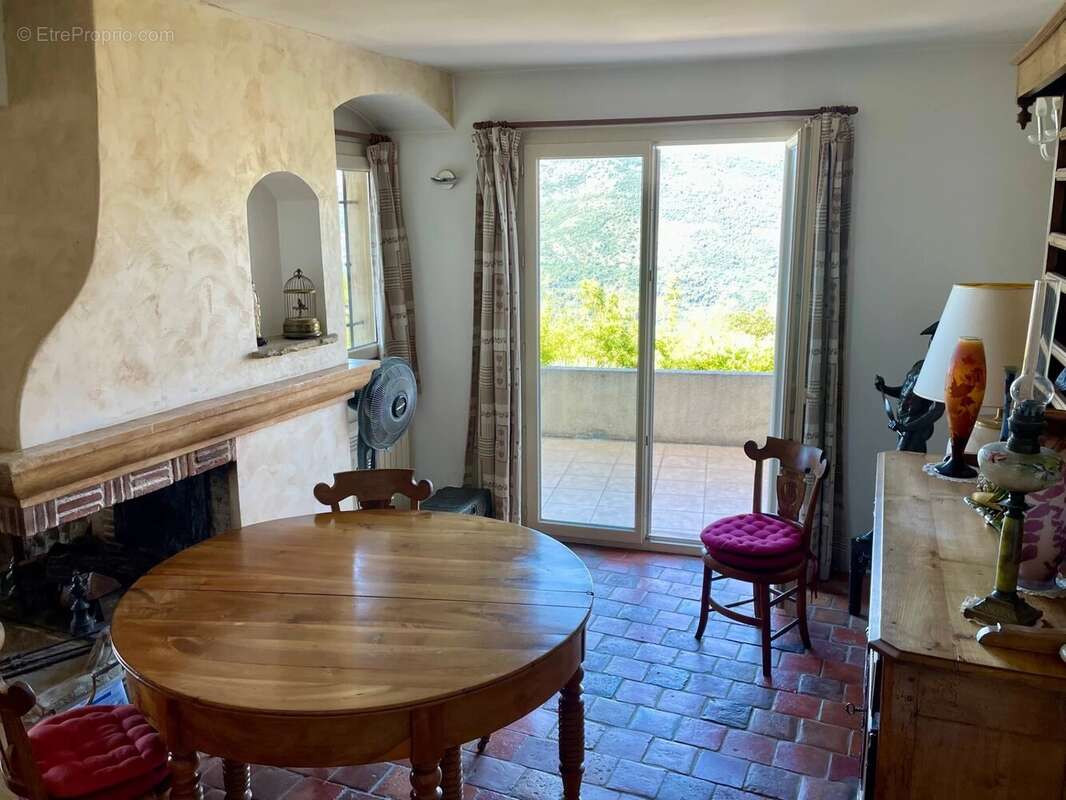 Maison à BERRE-LES-ALPES