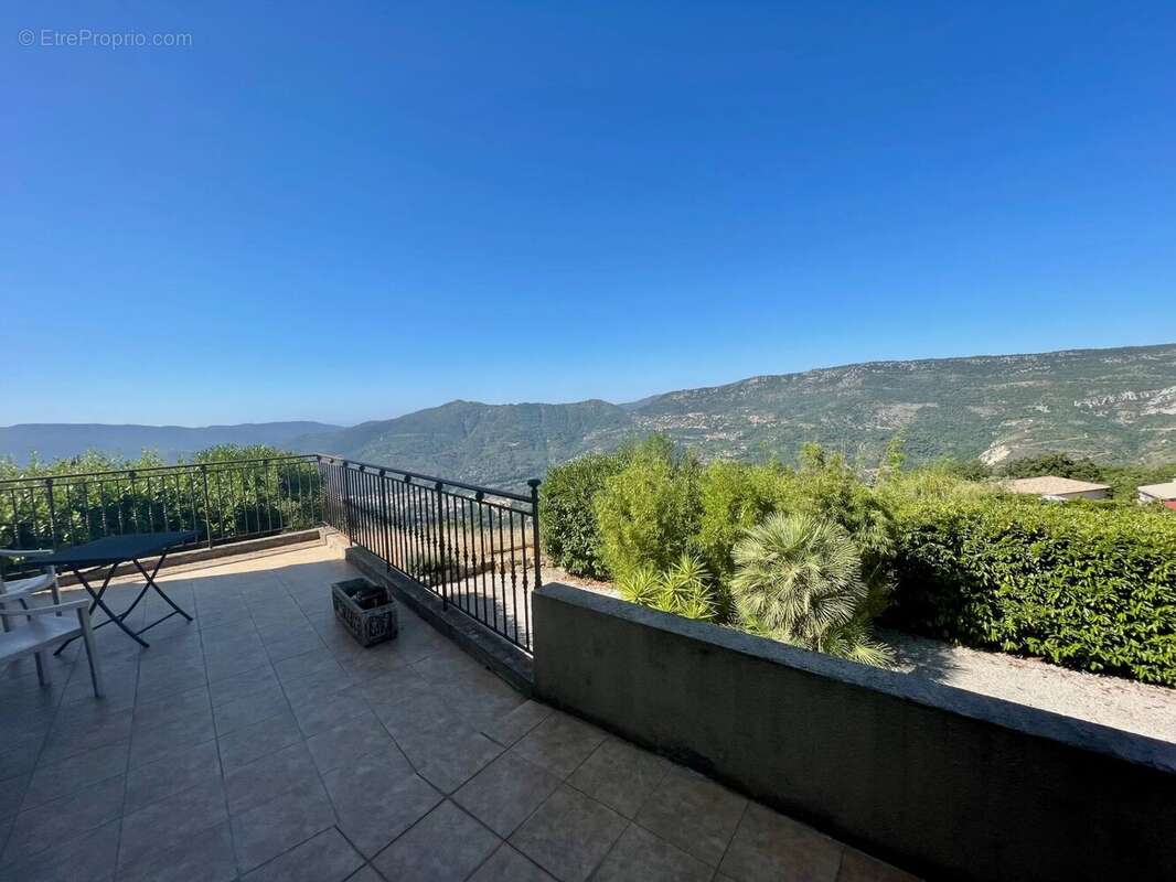 Maison à BERRE-LES-ALPES