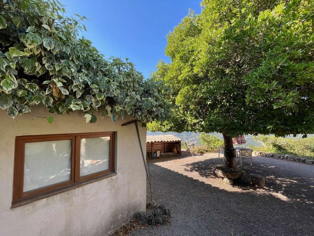 Maison à BERRE-LES-ALPES