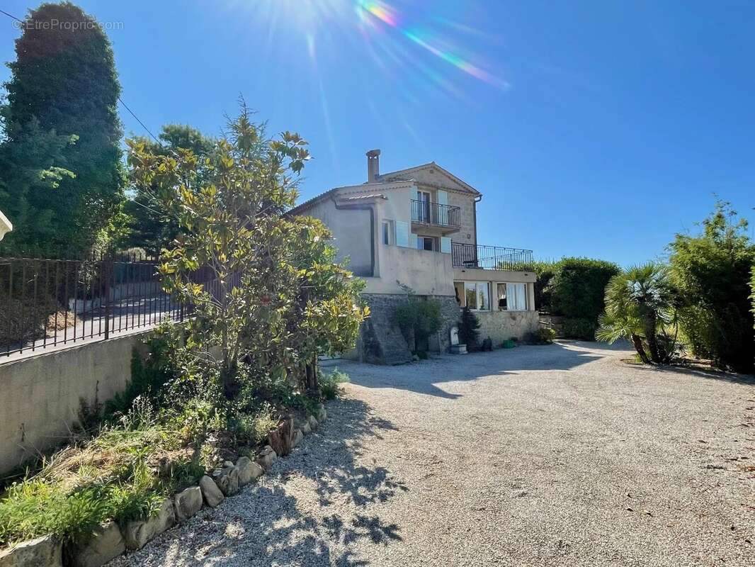 Maison à BERRE-LES-ALPES