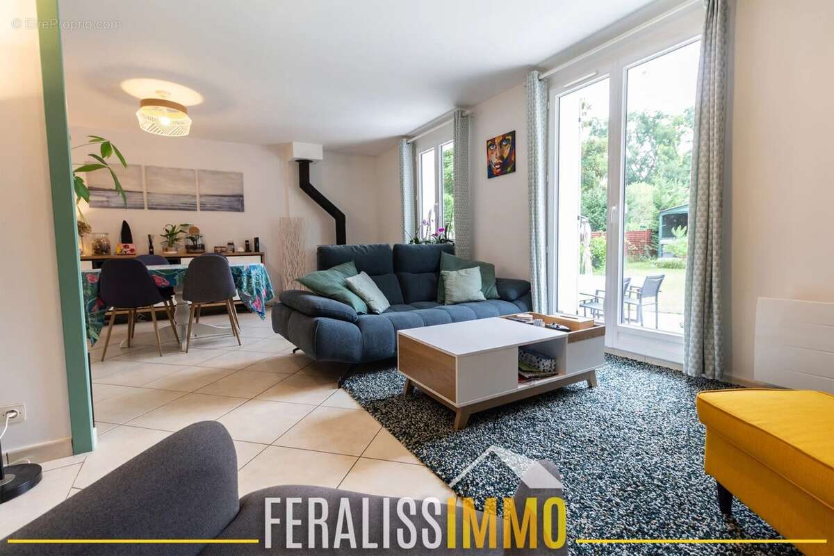 Maison à NEUVILLE-SUR-OISE