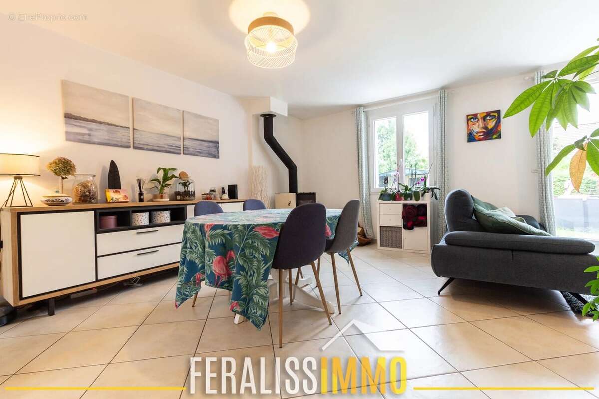 Maison à NEUVILLE-SUR-OISE