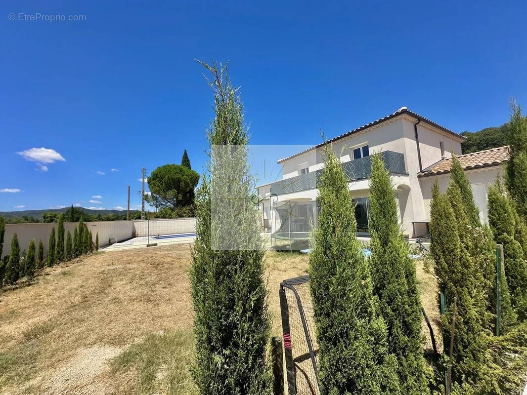 Maison à MONTELIMAR