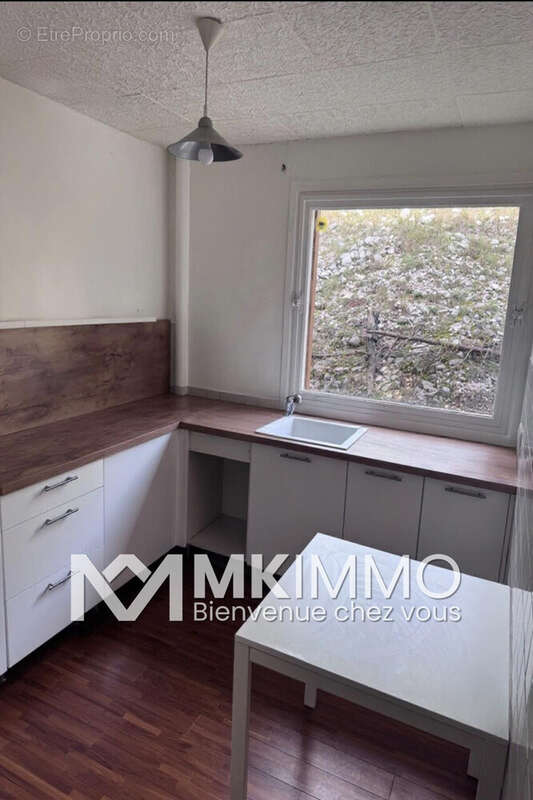 Appartement à GREOLIERES