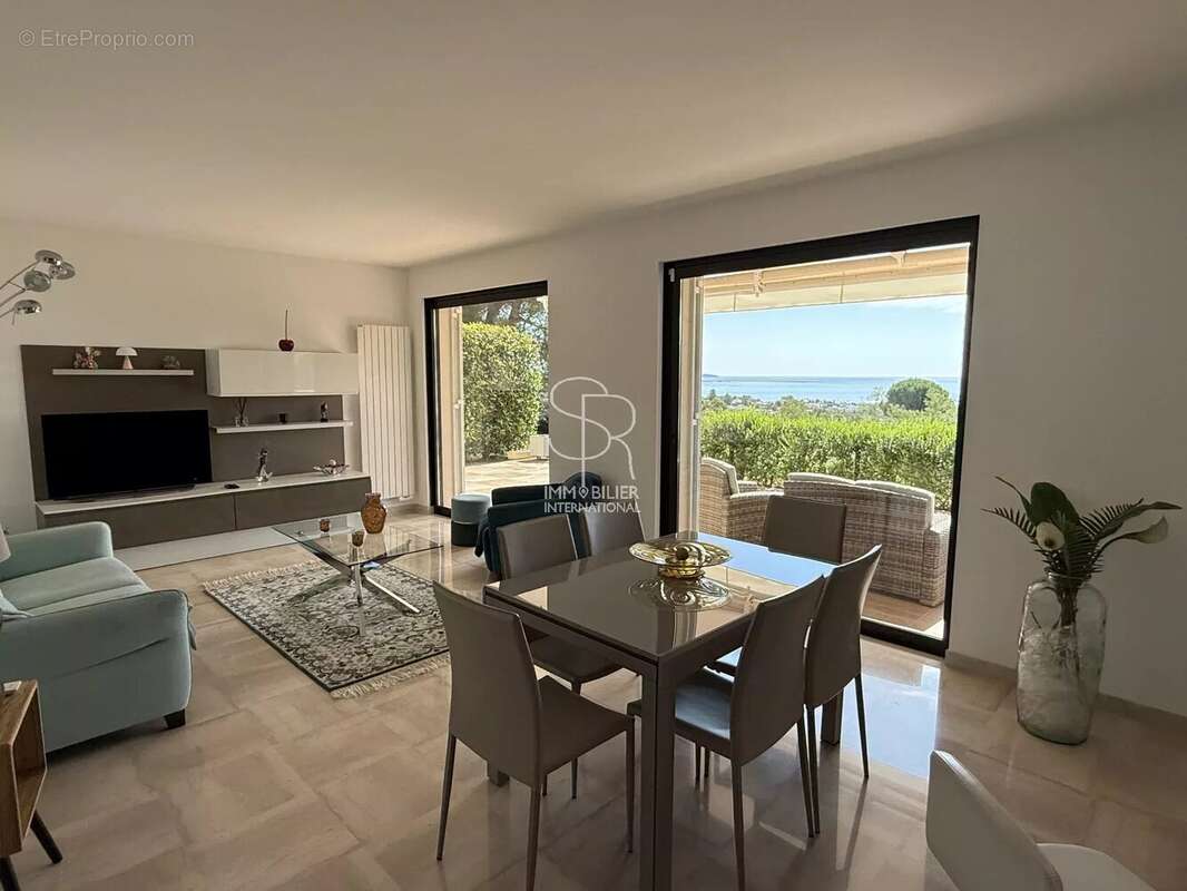 Appartement à VILLENEUVE-LOUBET