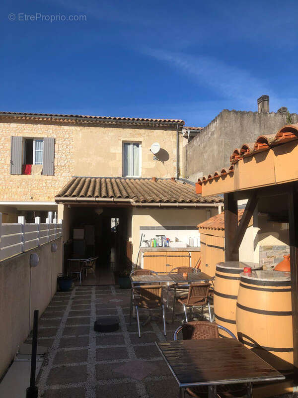 Commerce à LESPARRE-MEDOC