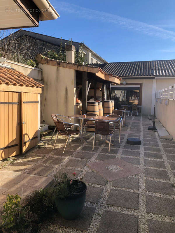 Commerce à LESPARRE-MEDOC