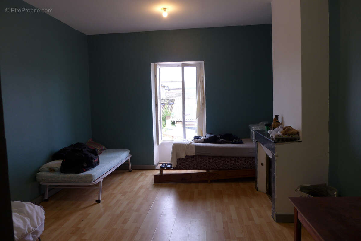 Commerce à LESPARRE-MEDOC