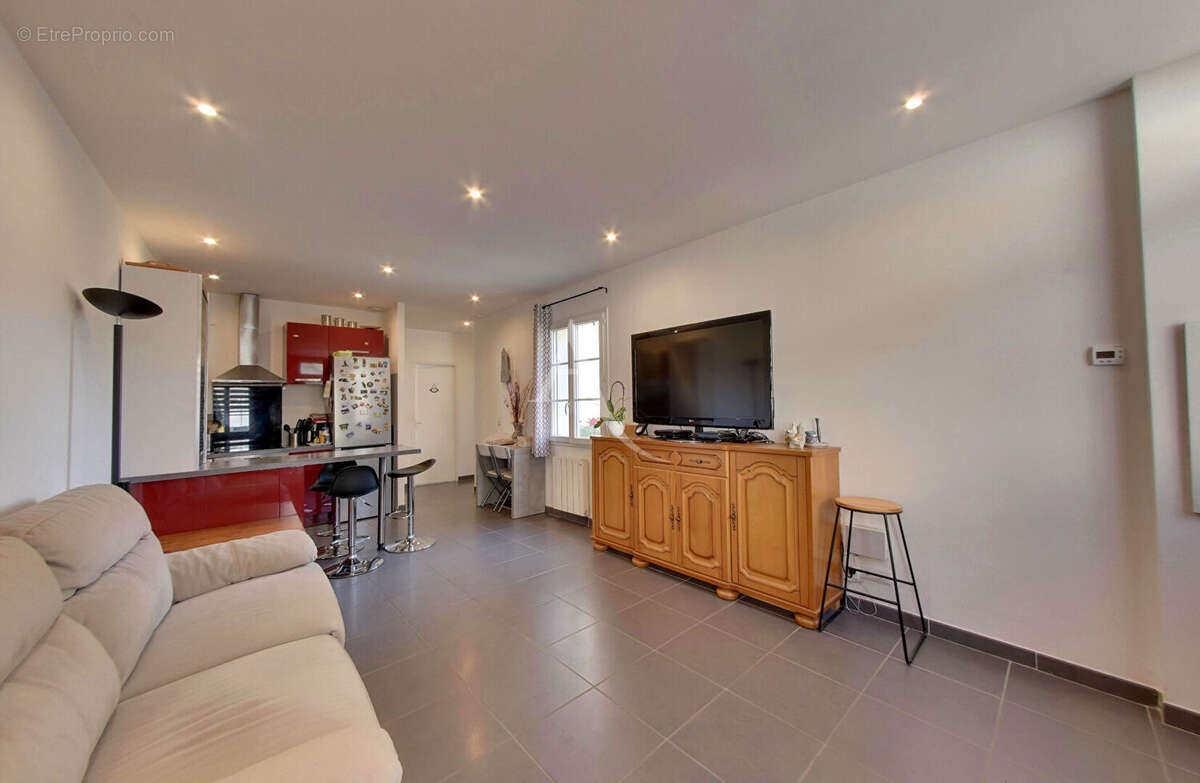 Appartement à GRISY-SUISNES