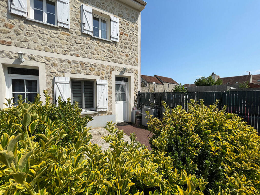 Appartement à GRISY-SUISNES