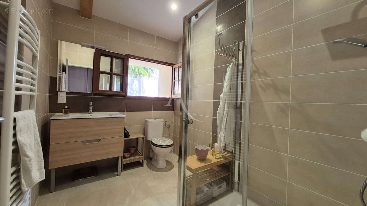 Maison à SAINT-JEAN-D&#039;ANGELY