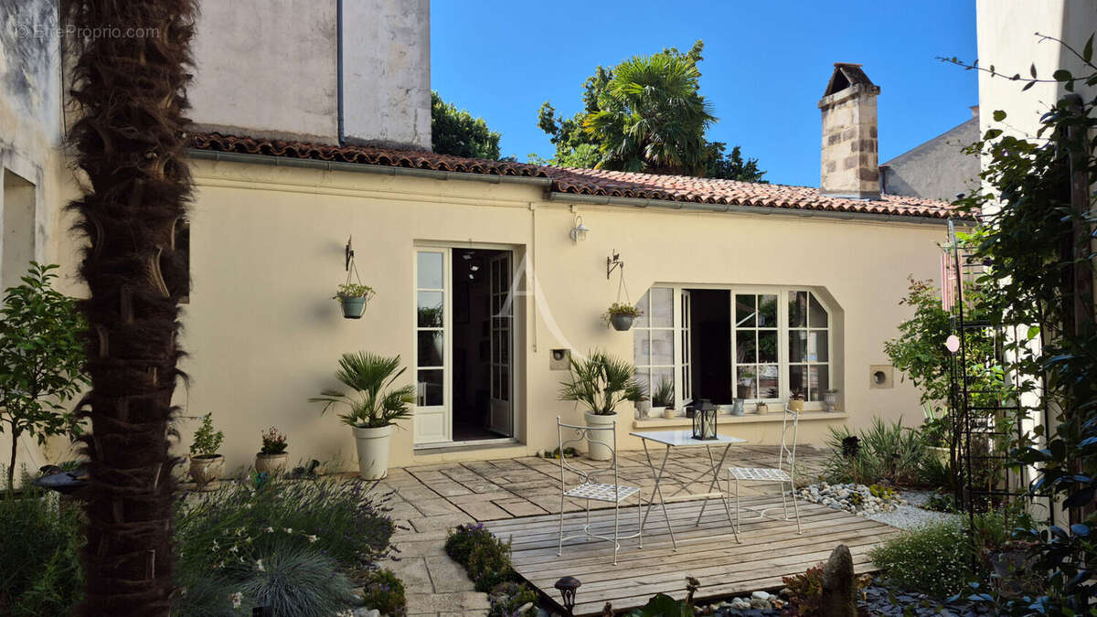 Maison à SAINT-JEAN-D&#039;ANGELY