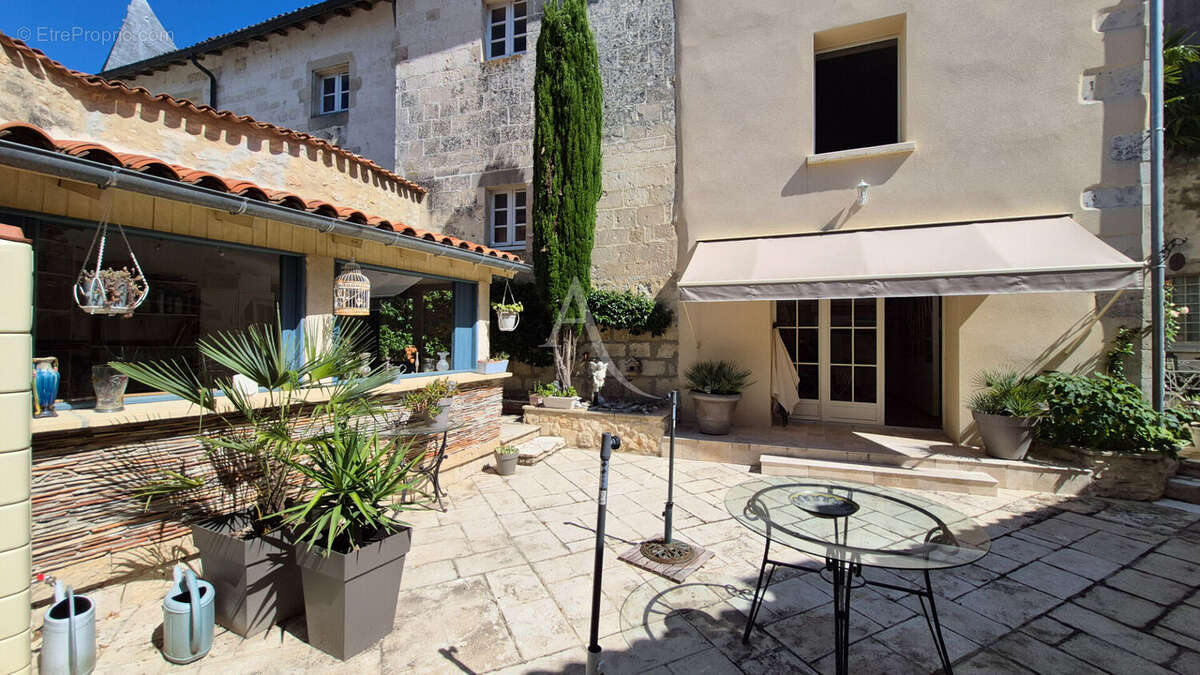 Maison à SAINT-JEAN-D&#039;ANGELY