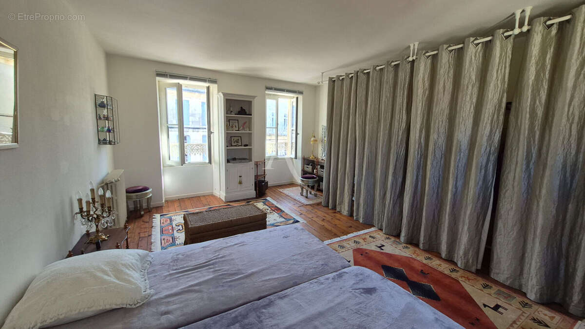 Maison à SAINT-JEAN-D&#039;ANGELY