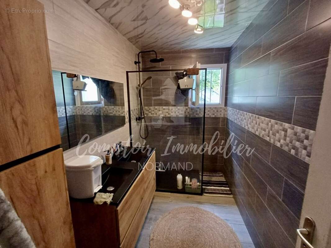 Maison à DOUDEVILLE