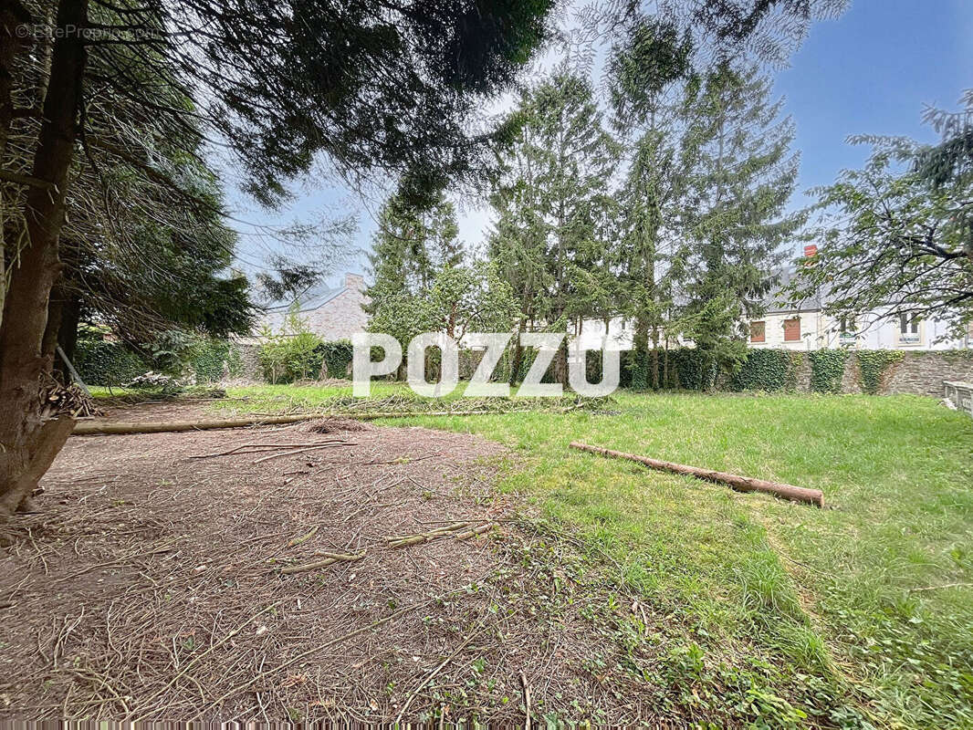 Terrain à TORIGNI-SUR-VIRE