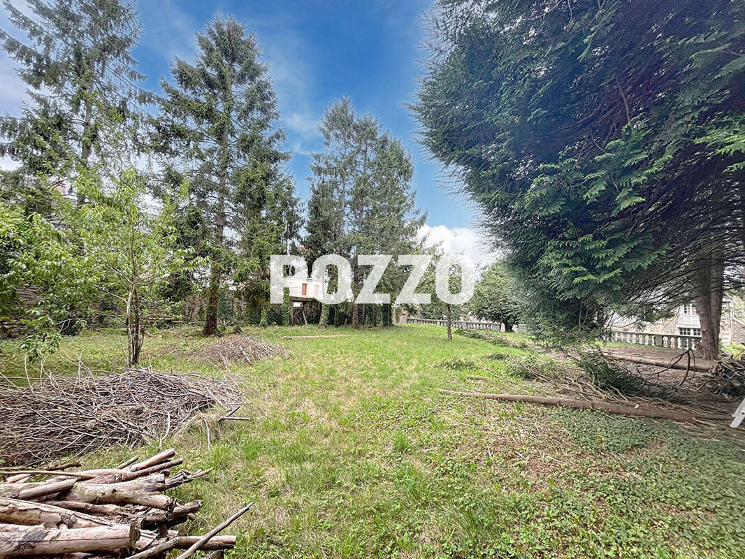 Terrain à TORIGNI-SUR-VIRE