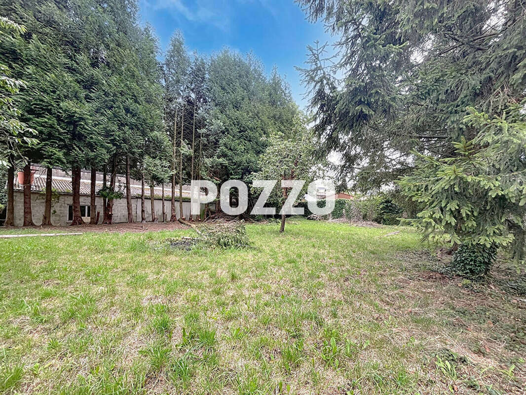 Terrain à TORIGNI-SUR-VIRE