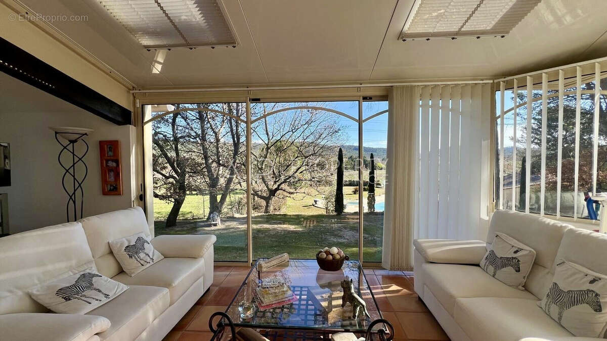 AIR Property Provence - Maison à ROGNES