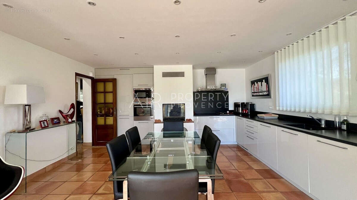 AIR Property Provence - Maison à ROGNES