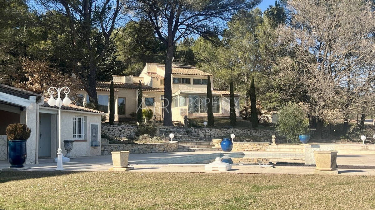 AIR Property Provence - Maison à ROGNES