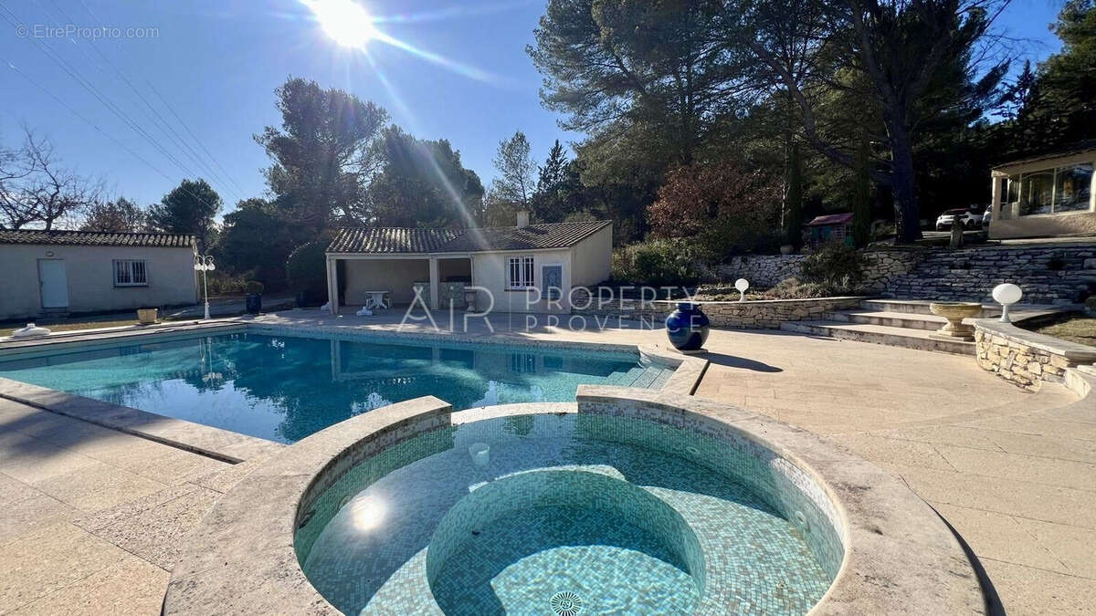 AIR Property Provence - Maison à ROGNES
