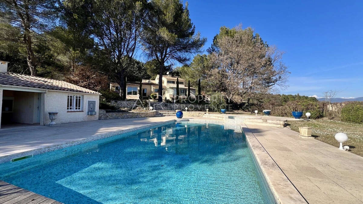 AIR Property Provence - Maison à ROGNES