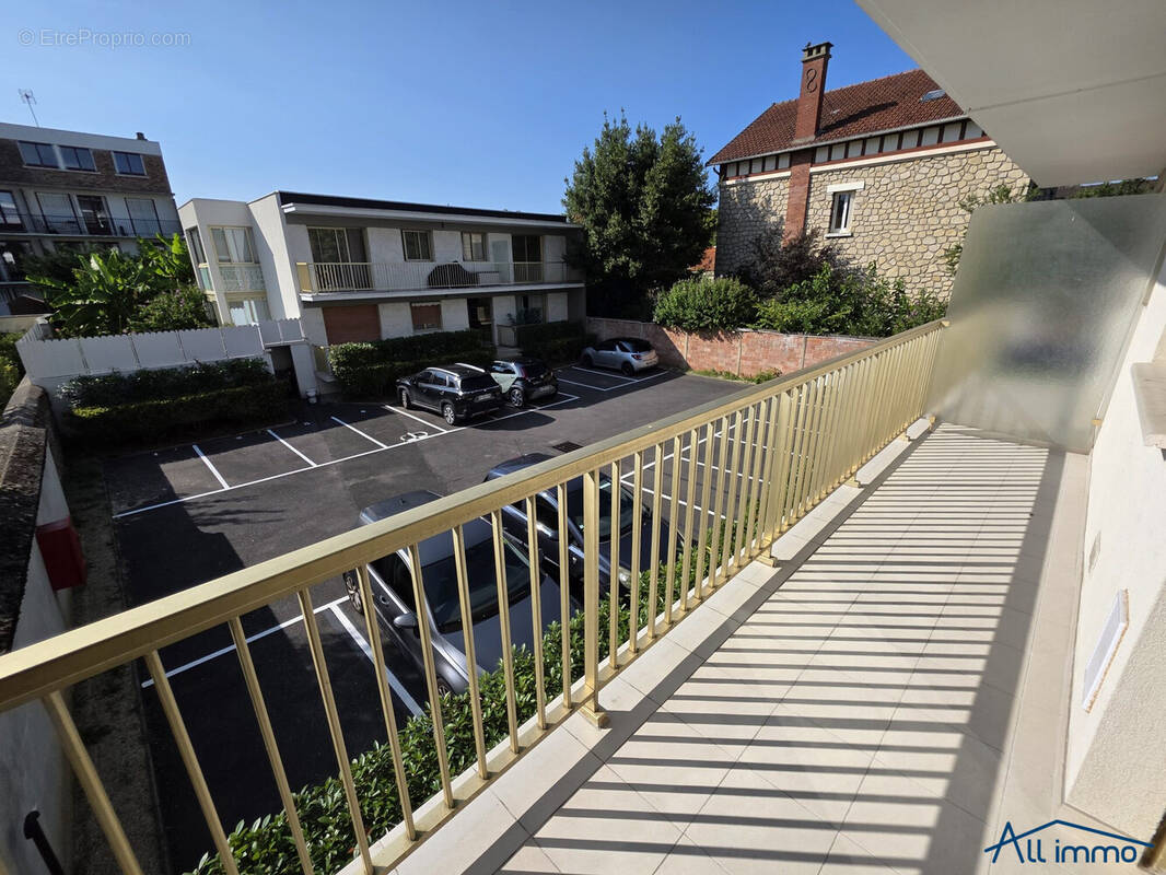 Appartement à SAINT-MAUR-DES-FOSSES