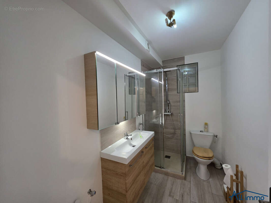 Appartement à SAINT-MAUR-DES-FOSSES