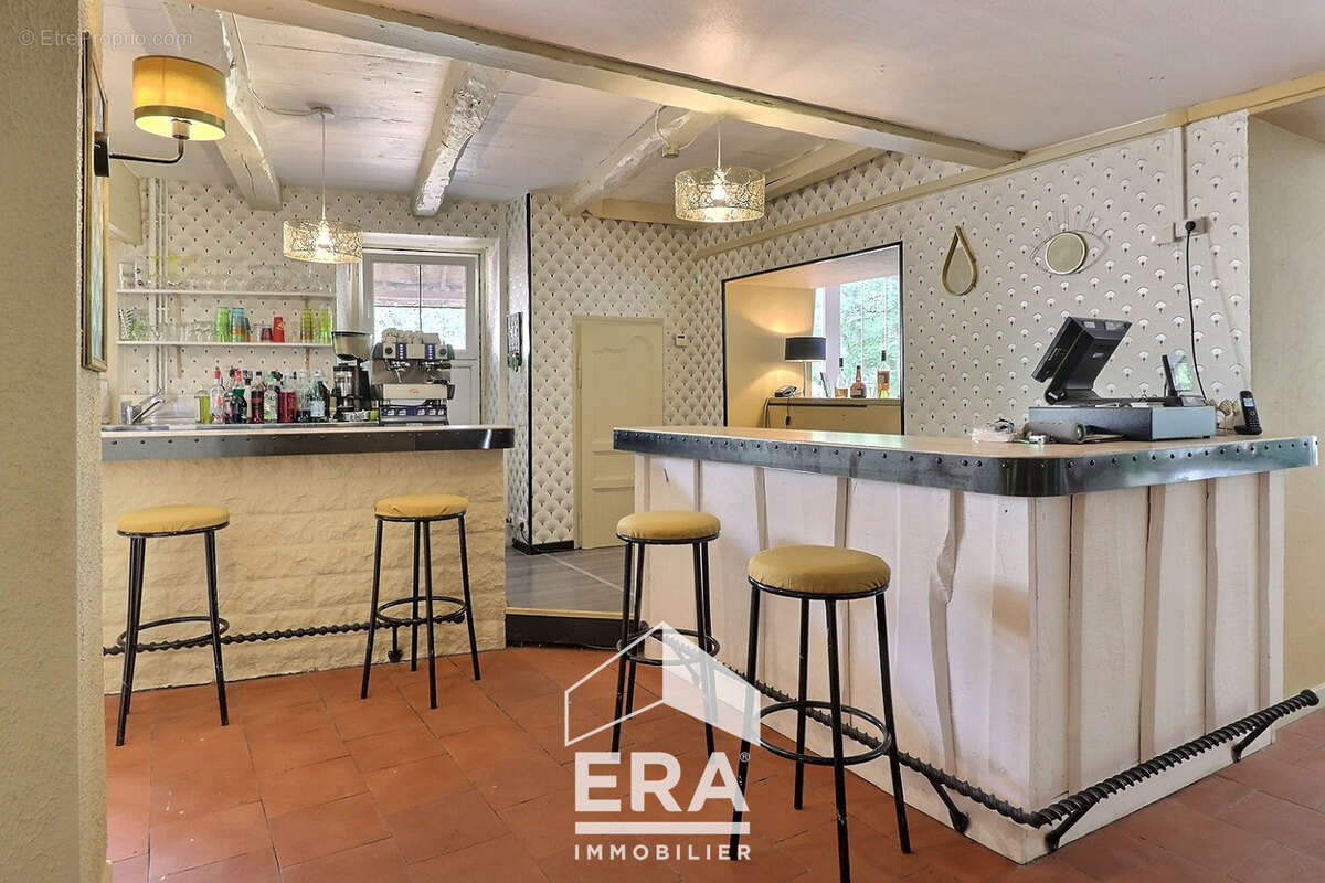 Commerce à SAINT-JUERY