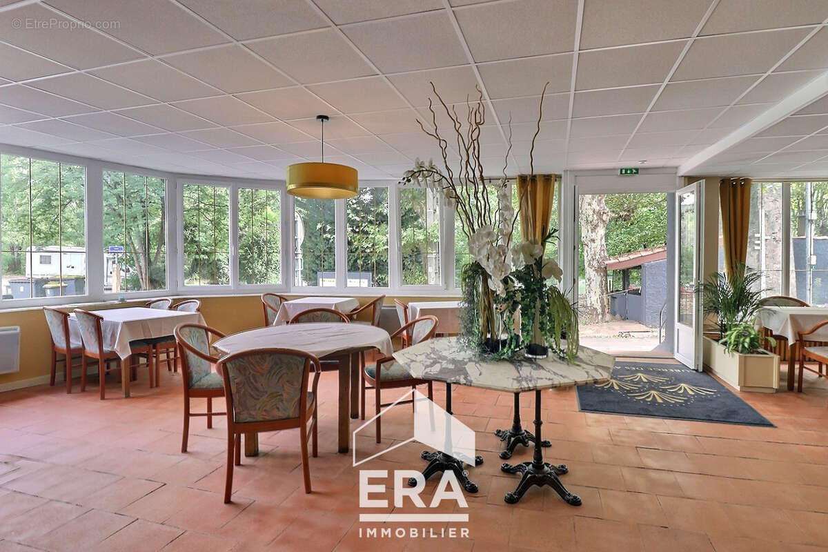 Commerce à SAINT-JUERY