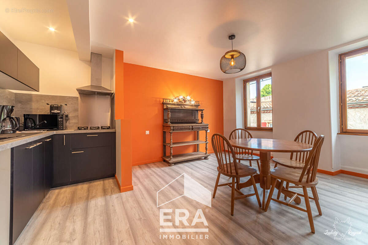 Commerce à SAINT-JUERY