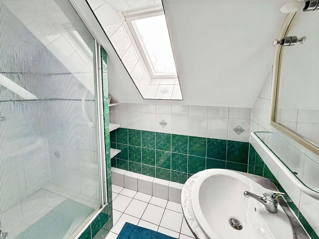 Maison à SAVIGNY-LE-TEMPLE