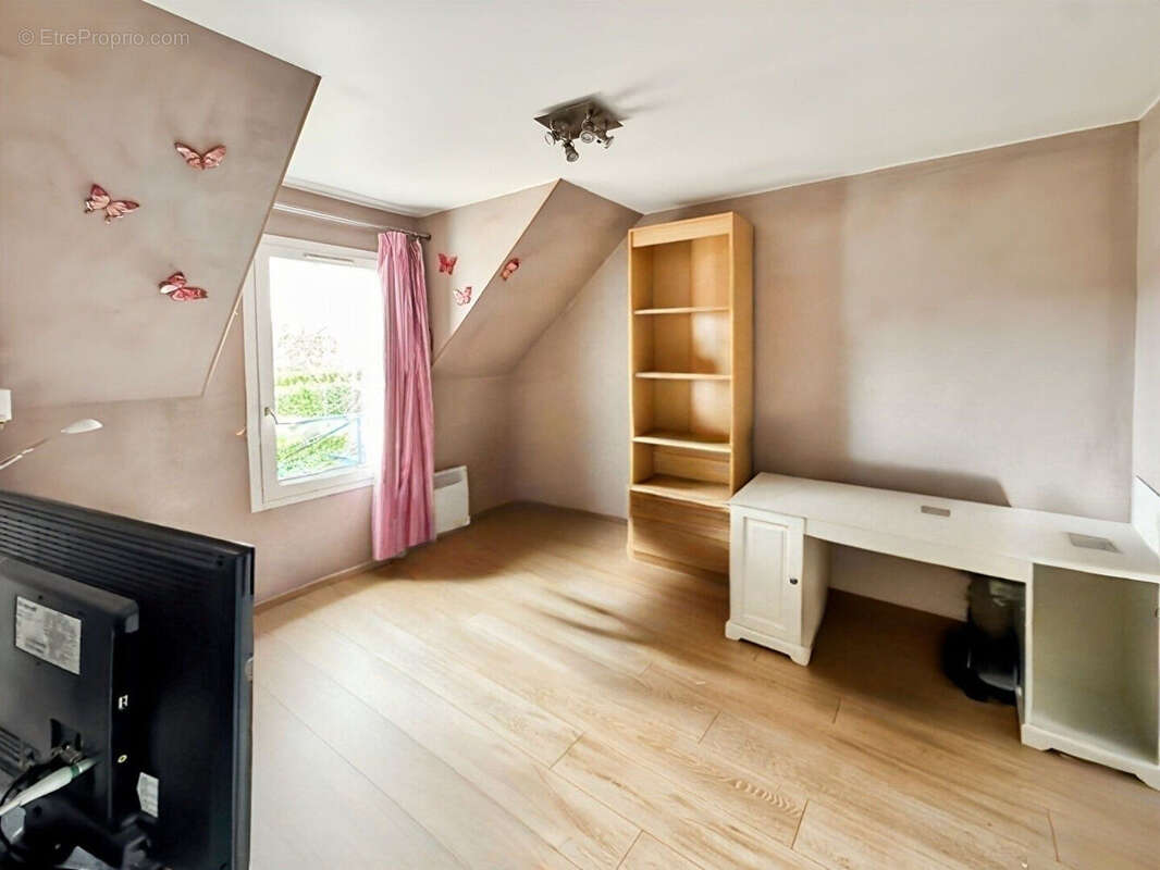 Maison à SAVIGNY-LE-TEMPLE