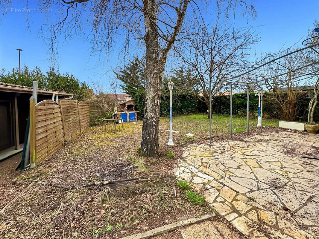 Maison à SAVIGNY-LE-TEMPLE