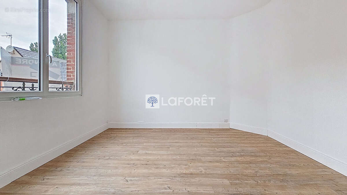 Maison à FLAVY-LE-MARTEL