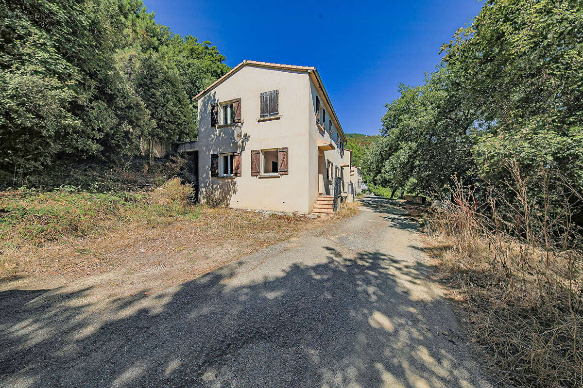 Appartement à CORTE