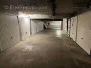 Parking à MONTREUIL