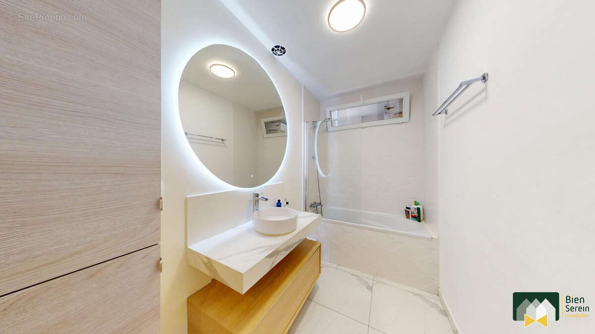 Salle de bains  - Appartement à CHARTRES