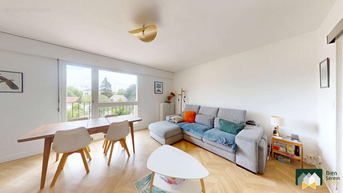 Salon - Appartement à CHARTRES