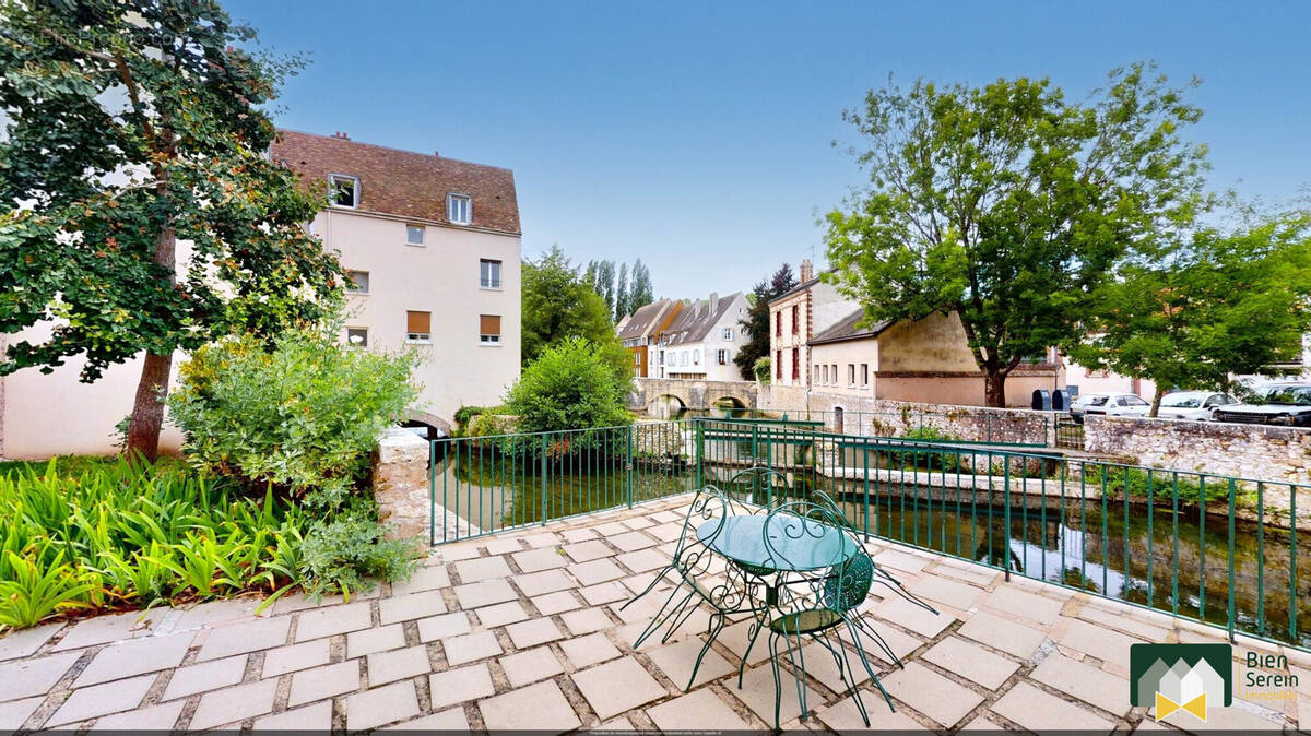 Terrasse commune  - Appartement à CHARTRES