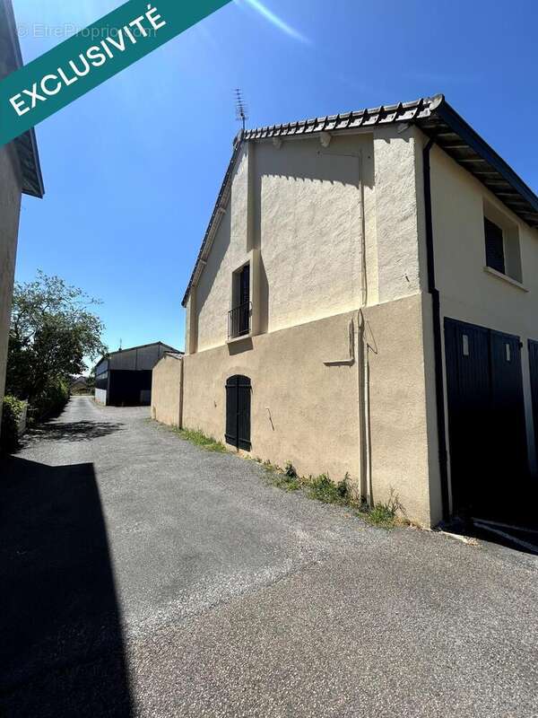 Photo 2 - Appartement à GENELARD