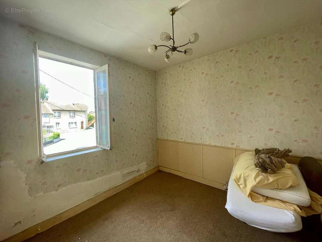 Photo 3 - Maison à LUSSAT