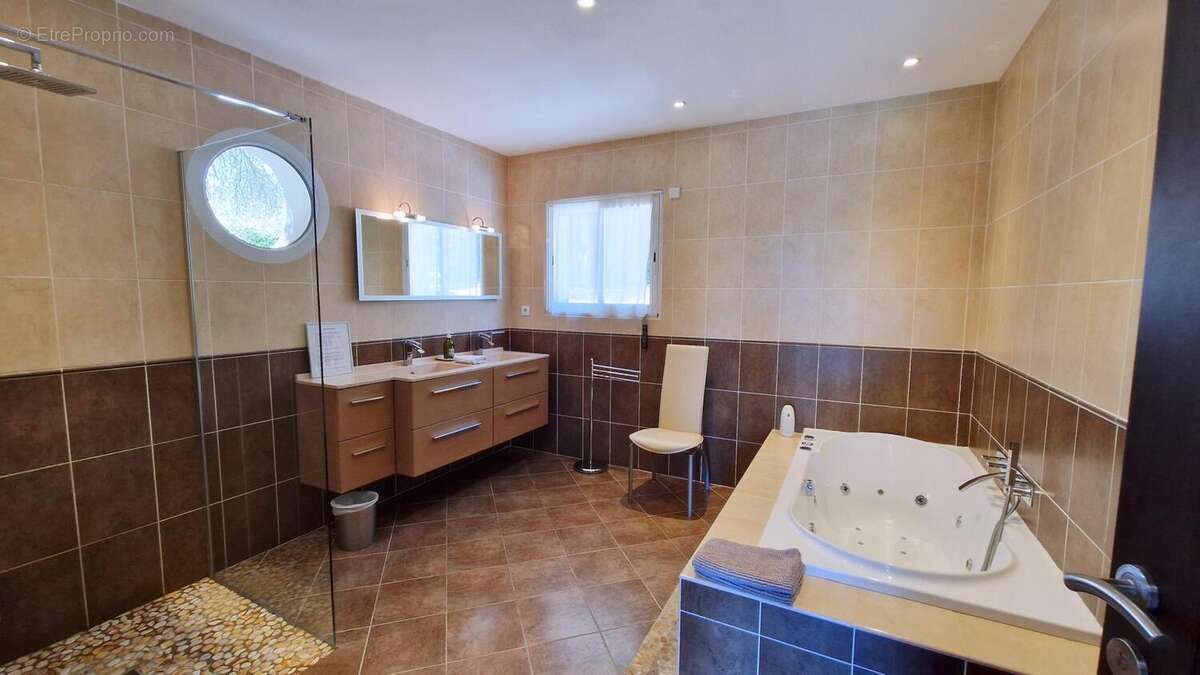 Photo 9 - Maison à SOLLIES-PONT