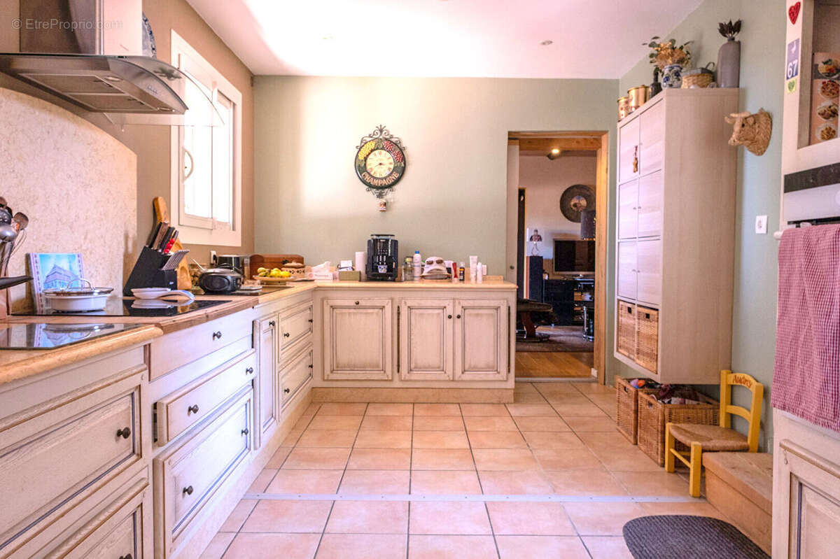 Maison à LA ROQUEBRUSSANNE