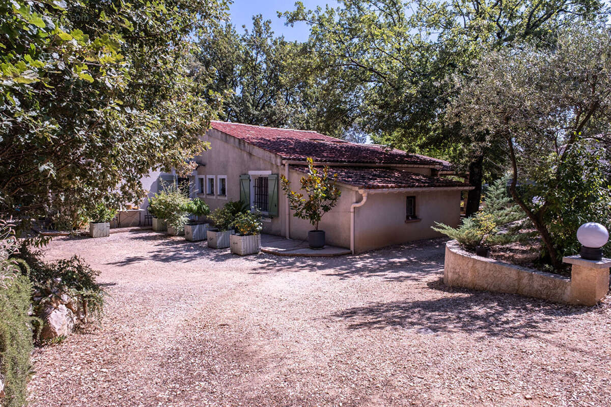 Maison à LA ROQUEBRUSSANNE